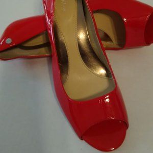 CALVIN KLEIN OPEN TOE PUMP HEELS PRE-OWNED 8M RED